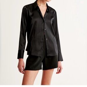 Abercrombie Women’s Oversized Black Button-Up Shirt - S